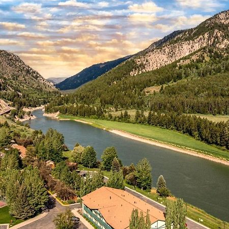 Flying Saddle Resort And Steak House ألباين المظهر الخارجي الصورة